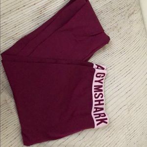 Gym shark leggings